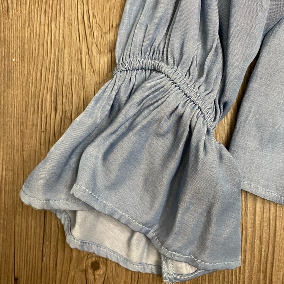 Ursime Light Blue Ruffled Button-Up Blouse - Picture 4 of 9